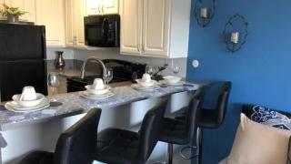 Hollywood Studio with Pool, Parking and Gym - 7