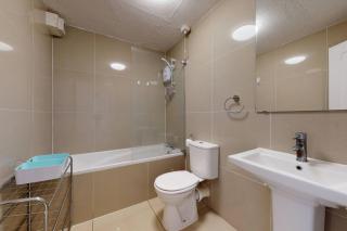 Stylish Riverside Flat in Mudchute - 0