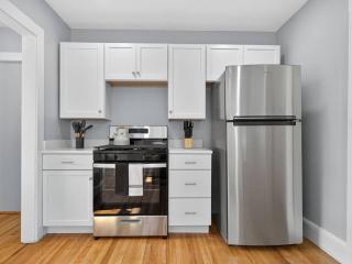 Spacious Allston 5BR | 2 Baths + Parking - 2