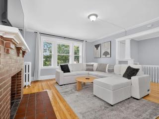 Spacious Allston 5BR | 2 Baths + Parking - 0