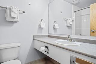 Stylish 1BR Haven in CanmoreDT near Banff Sleeps 4 - 4