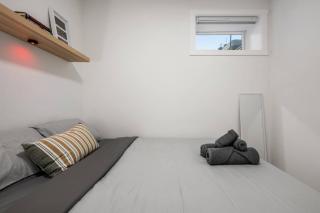 Modern 2BR Private Suite Near Calgary Airport - 1