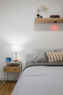 Modern 2BR Private Suite Near Calgary Airport - 4