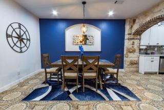 Luxury Spanish Style Getaway - 1