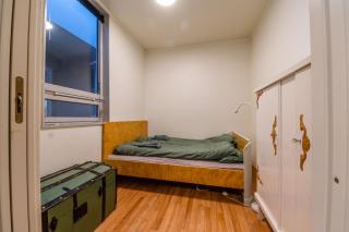 Cozy Central Apartment - Unique Wall Paintings - 1