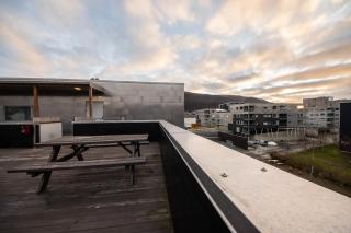 Cozy Central Apartment - Unique Wall Paintings - 3