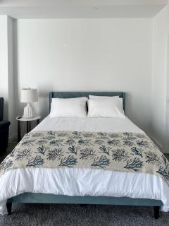 Chic High Flr 2bed 1bth Roofftop Pool FreeParking - 3