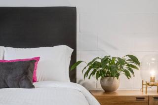 Gateway Suites Charming Stay perfect for 4 Guests - 3