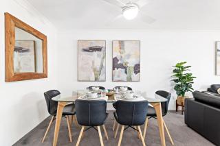 Coastal Oasis Retreat - Central, WiFi, Parking - 7