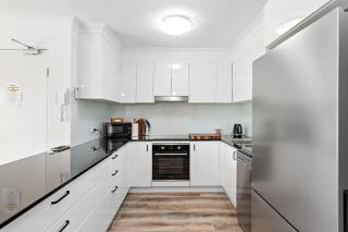 Coastal Oasis Retreat - Central, WiFi, Parking - 6