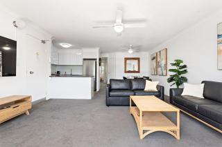Coastal Oasis Retreat - Central, WiFi, Parking - 2