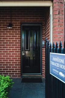 Johnstone Terrace - 3