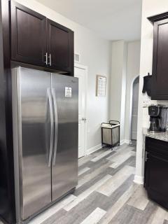 Stylish 2Bedroom Apartment w Games & Free Parking - 9