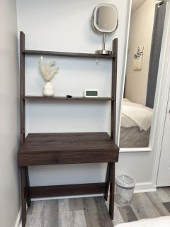 Stylish 2Bedroom Apartment w Games & Free Parking - 7