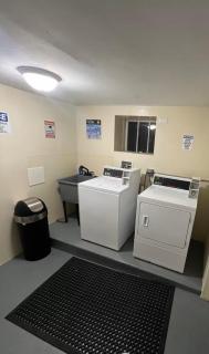 Stylish 2Bedroom Apartment w Games & Free Parking - 4