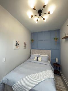 Stylish 2Bedroom Apartment w Games & Free Parking - 3