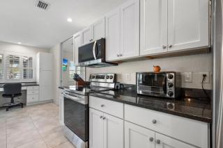 3BR Waterfront Home – Heated Saltwater Pool & Dock - 2