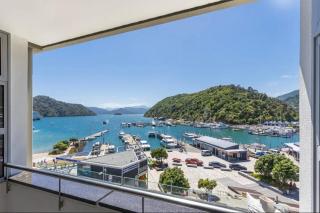 Waterfront Retreat on the foreshore of Queen Charlotte Sound - 0