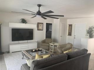 Charming 2BR Pool Home Near Manasota Key - 0