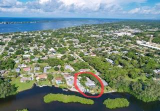 Waterfront 3BR – Pool, Dock, Kayaks & Beach - 9