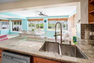 Waterfront 3BR – Pool, Dock, Kayaks & Beach - 1