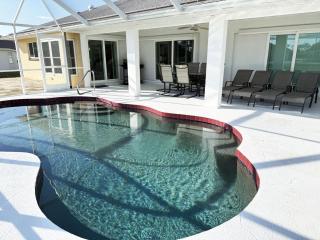 Sunny Pool Villa – Bikes, Beaches & Golf - 0