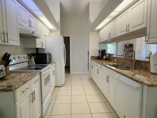 Sunny Pool Villa – Bikes, Beaches & Golf - 6