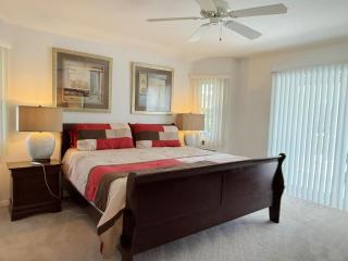 Sunny Pool Villa – Bikes, Beaches & Golf - 2