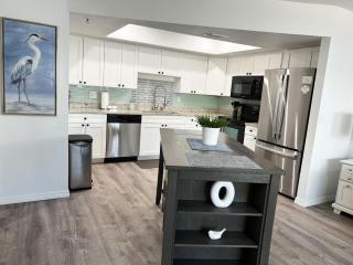 Relaxed Coastal Retreat - Pet & Boat Friendly - 5