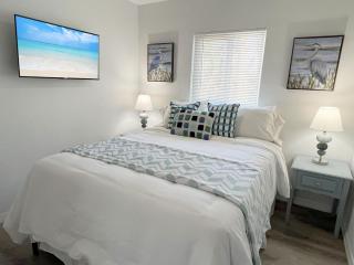 Relaxed Coastal Retreat - Pet & Boat Friendly - 2