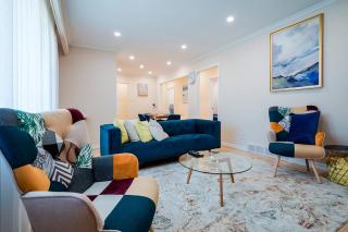 Stylish, Spacious 6-Bedroom Home in the GTA - 0