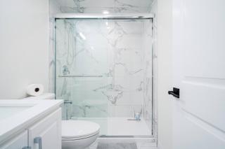 Stylish, Spacious 6-Bedroom Home in the GTA - 5