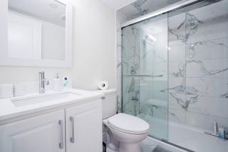 Stylish, Spacious 6-Bedroom Home in the GTA - 4