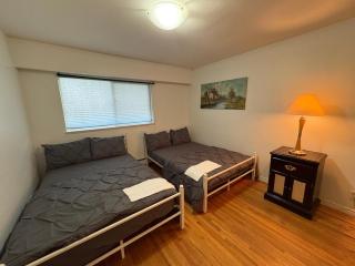 Vancouver Home - Downtown 15 Min, Transit Access - Free Parking & Wi-Fi - 7