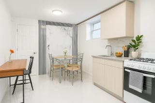 Cozy 1-Bedroom Walkout Apt with Private Entry - 0