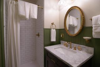 Moore House Inn & Cabins - 8