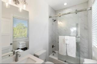 The Repose at Seven One Seven - 2