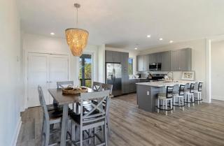 The Repose at Seven One Seven - 6