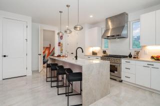 LUXE-High Note-Rooftop Hot Tub-3 Mins to Broadway - 1