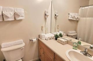 Spacious Loft - near CSU, Playhouse, Progressive field, R&R Hall of Fame with Gym & Sauna and Sleeps 12 - 5