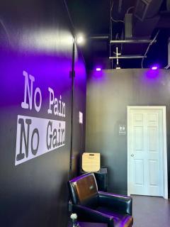 Spacious Loft - near CSU, Playhouse, Progressive field, R&R Hall of Fame with Gym & Sauna and Sleeps 12 - 1