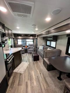 Comfortable 1BR RV for mid-to-long term stays - 5