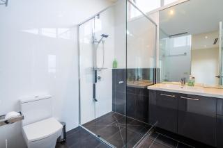 Relaxed Family Stay Walk to Beach - 8