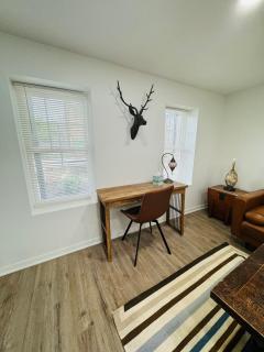 Peaceful Pilsen Garden Apt - 3