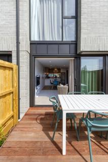 Kiwiana Gem Stylish Stay with Parking - 7