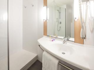 Ibis Barcelona Santa Coloma - 9
