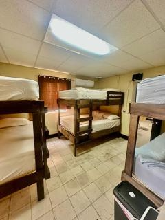 Casa práctica para grupos en el Centro de Monterrey - hasta 14 personas con AC - 1