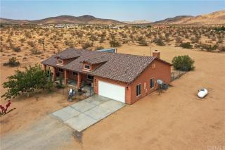 NEW Desert Dream Hot Tub, Yoga, Ping Pong, Fire Pit - 0