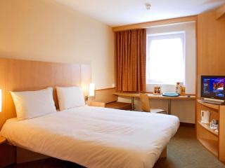 ibis Swansea - 1