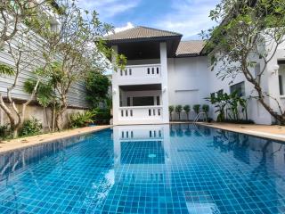 Phuket Leisure Time Hotel - 4
